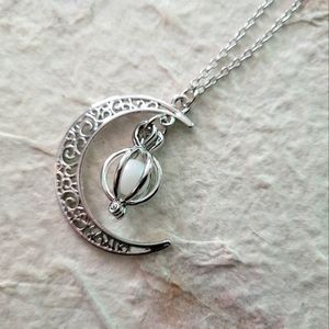 Cresent Moon Necklace